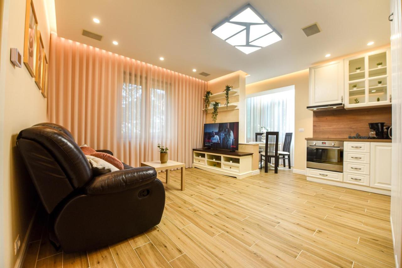 Green Leafy Brasov - Ideal 2 Bedroom Apartment Eksteriør bilde